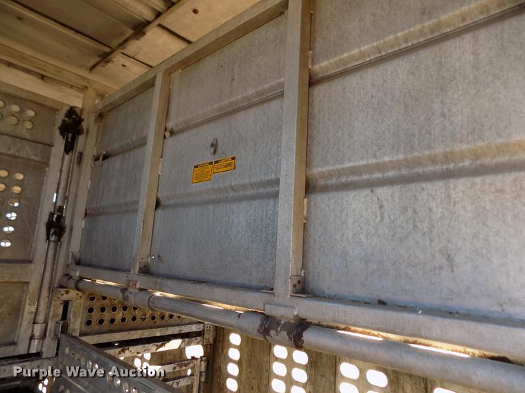 image for item DF2838 1989 Wilson livestock trailer