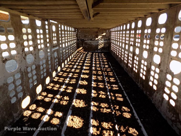 image for item DF2838 1989 Wilson livestock trailer
