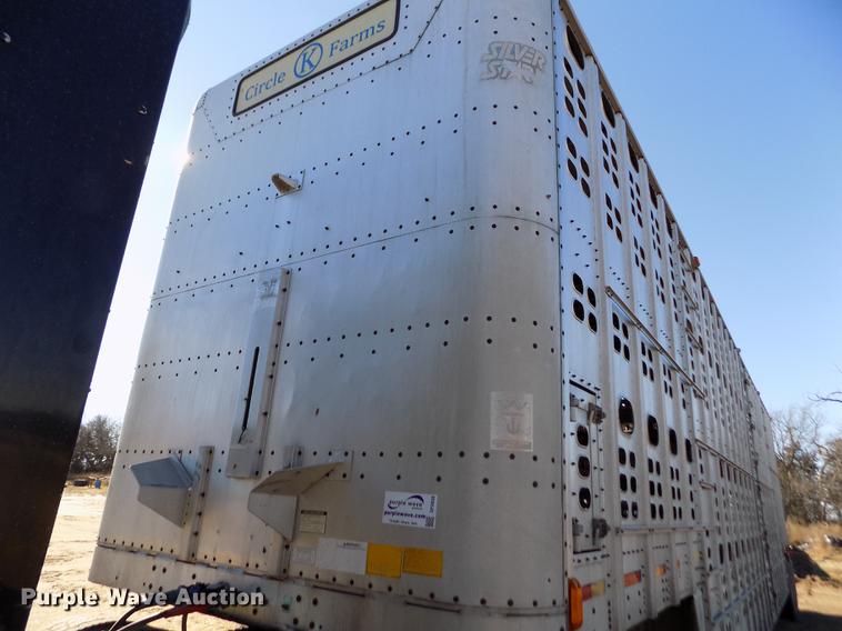 image for item DF2838 1989 Wilson livestock trailer