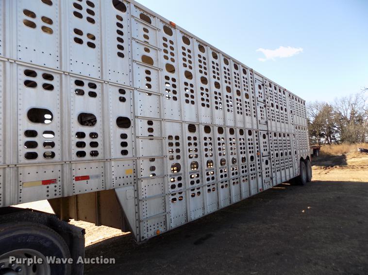 image for item DF2838 1989 Wilson livestock trailer