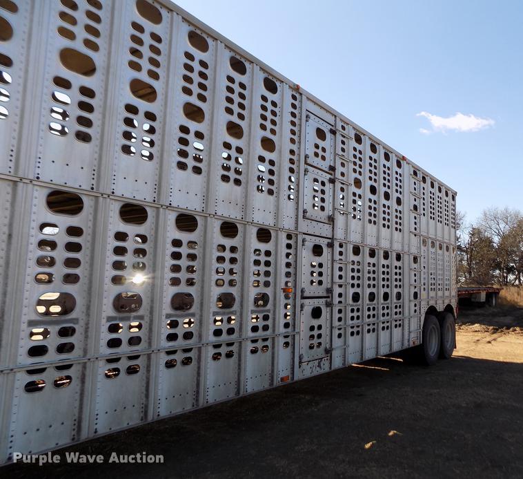 image for item DF2838 1989 Wilson livestock trailer