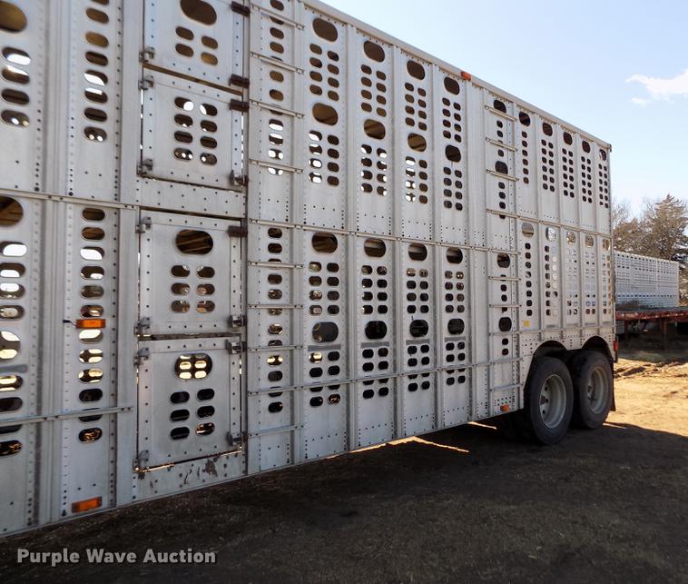 image for item DF2838 1989 Wilson livestock trailer