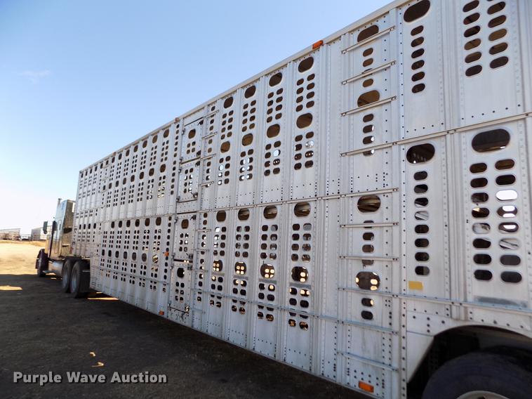 image for item DF2838 1989 Wilson livestock trailer