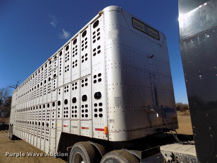 image for item DF2838 1989 Wilson livestock trailer