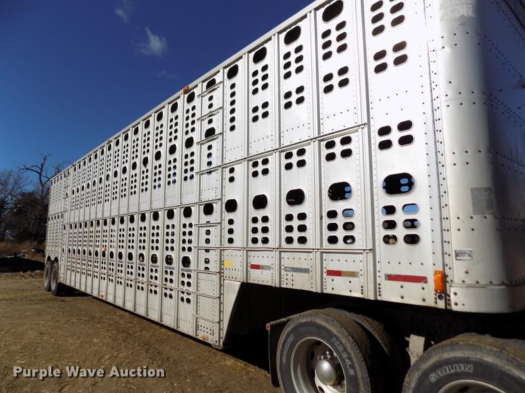 image for item DF2838 1989 Wilson livestock trailer
