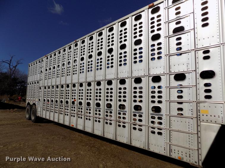 image for item DF2838 1989 Wilson livestock trailer