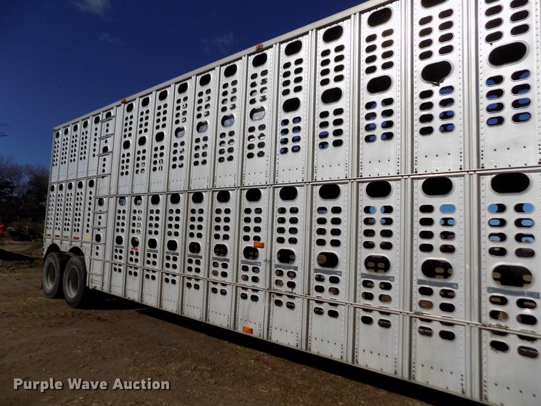 image for item DF2838 1989 Wilson livestock trailer