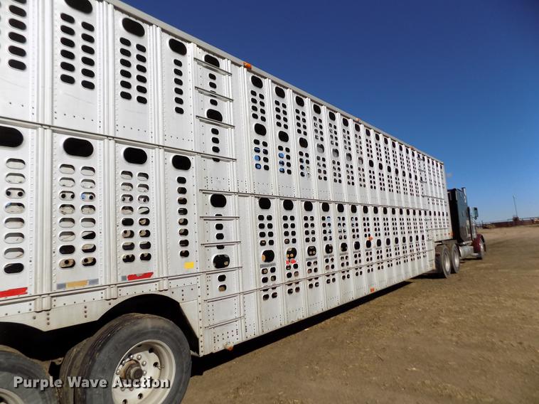 image for item DF2838 1989 Wilson livestock trailer
