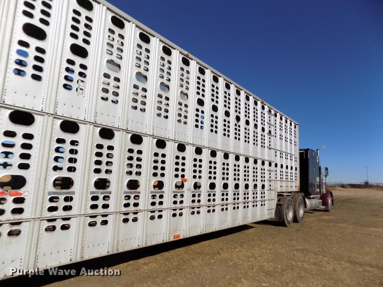 image for item DF2838 1989 Wilson livestock trailer