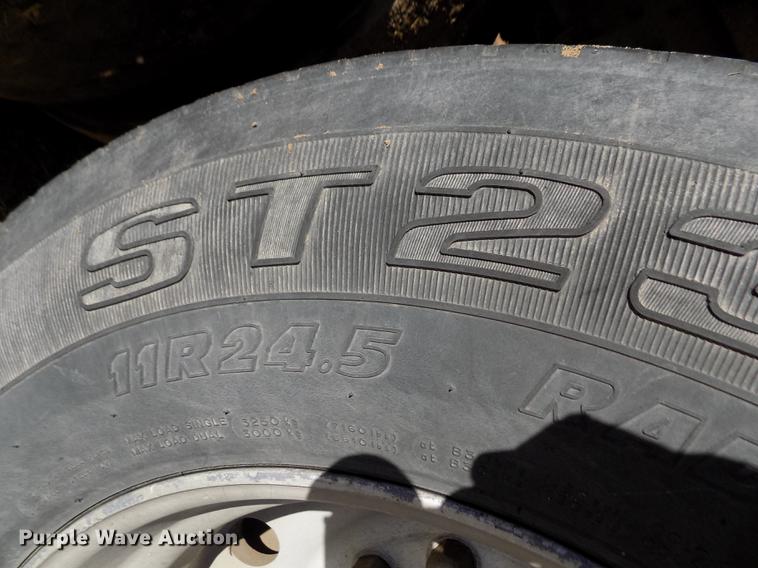 image for item DF2838 1989 Wilson livestock trailer