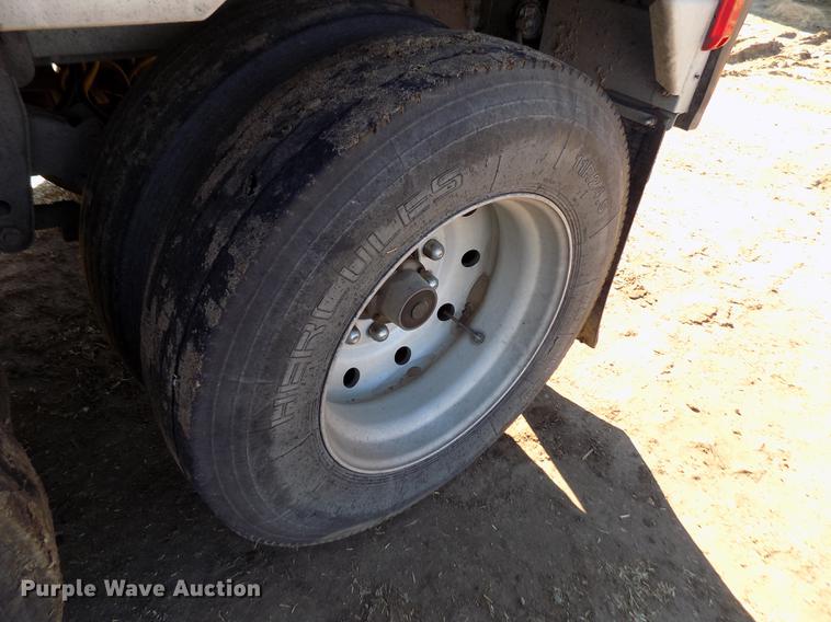 image for item DF2838 1989 Wilson livestock trailer