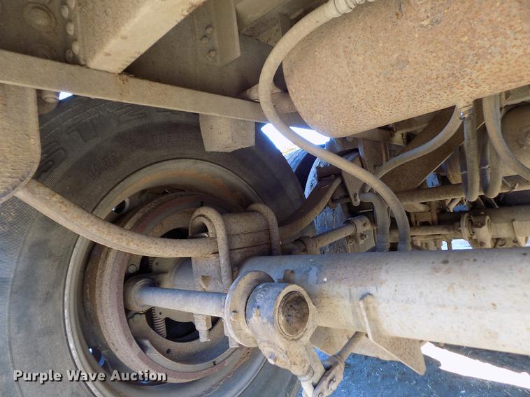 image for item DF2838 1989 Wilson livestock trailer