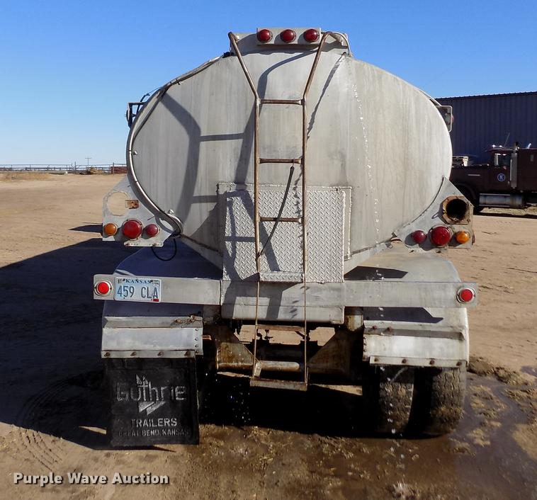 image for item DF2839 1956 Fruehauf tank trailer