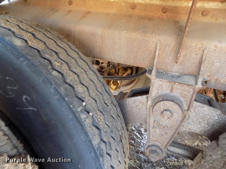 image for item DF2839 1956 Fruehauf tank trailer