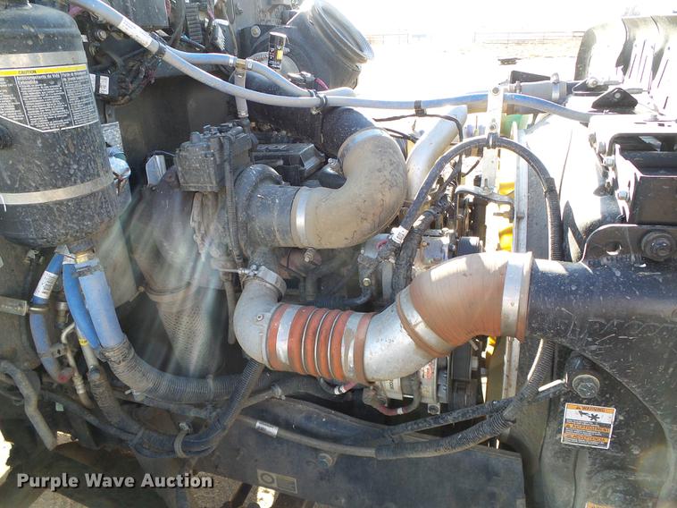 image for item DF2840 2016 Peterbilt 337 feed mixer truck