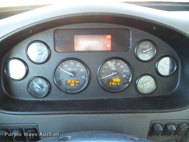 image for item DF2840 2016 Peterbilt 337 feed mixer truck