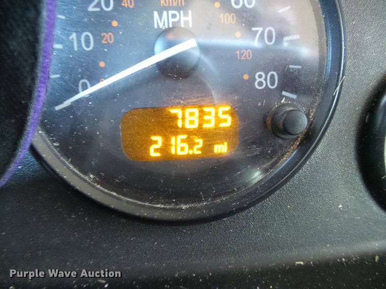 image for item DF2840 2016 Peterbilt 337 feed mixer truck