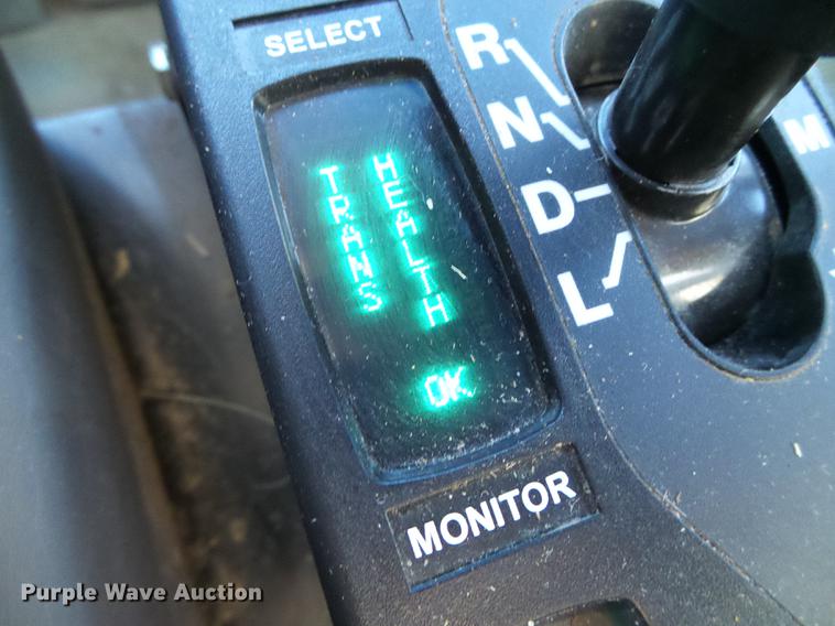 image for item DF2840 2016 Peterbilt 337 feed mixer truck