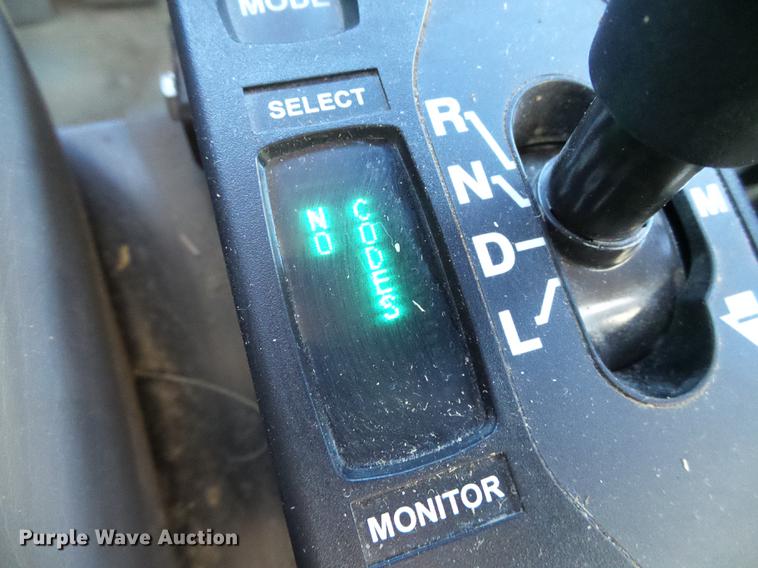 image for item DF2840 2016 Peterbilt 337 feed mixer truck