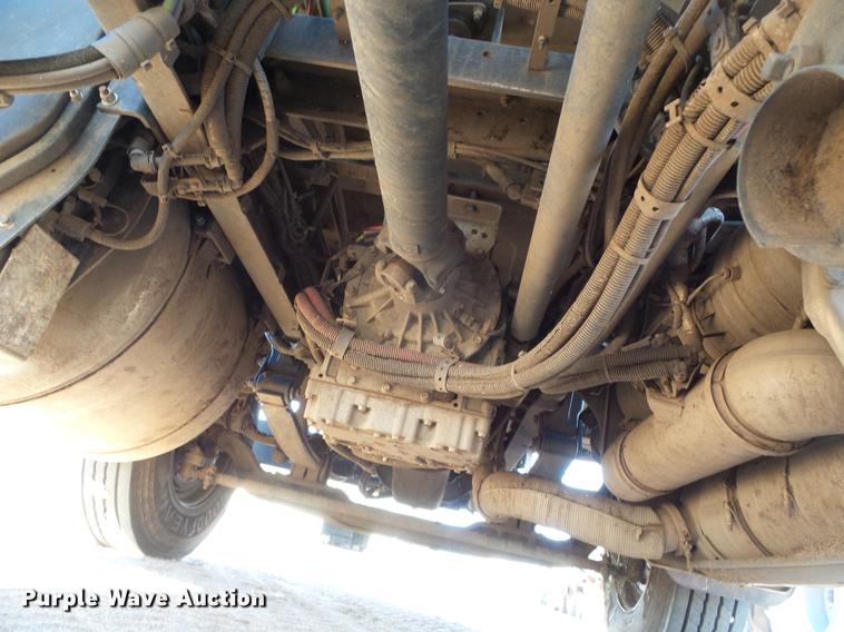 image for item DF2840 2016 Peterbilt 337 feed mixer truck