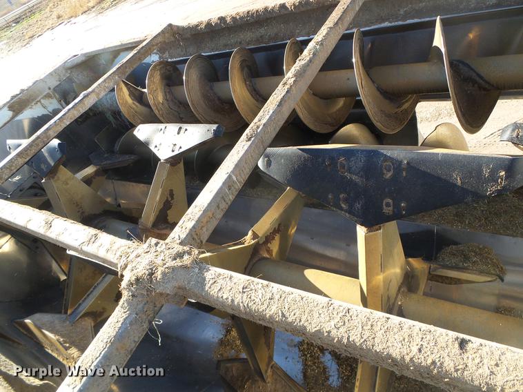 image for item DF2840 2016 Peterbilt 337 feed mixer truck