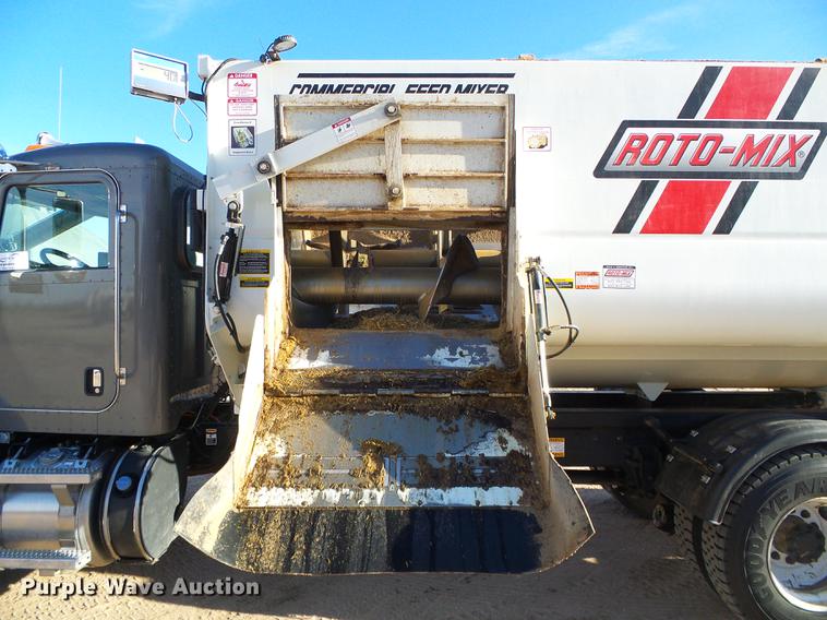 image for item DF2840 2016 Peterbilt 337 feed mixer truck