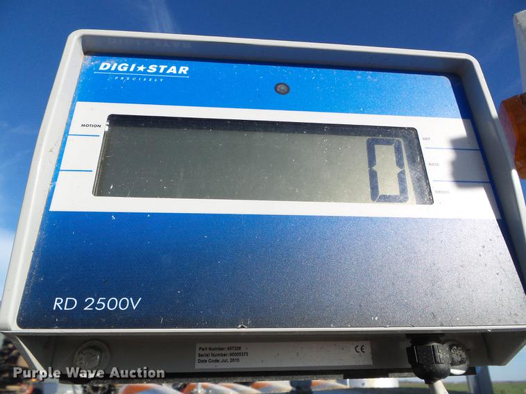 image for item DF2840 2016 Peterbilt 337 feed mixer truck