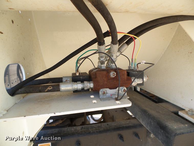 image for item DF2840 2016 Peterbilt 337 feed mixer truck