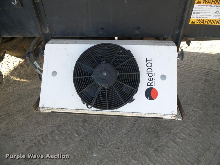 image for item DF2840 2016 Peterbilt 337 feed mixer truck