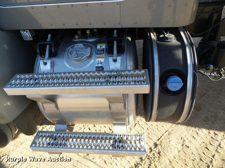 image for item DF2840 2016 Peterbilt 337 feed mixer truck