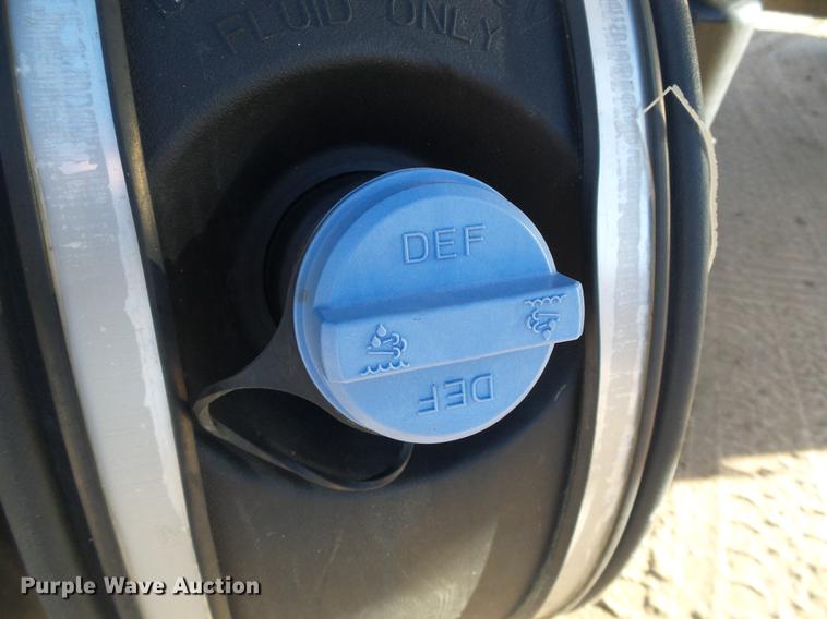 image for item DF2840 2016 Peterbilt 337 feed mixer truck