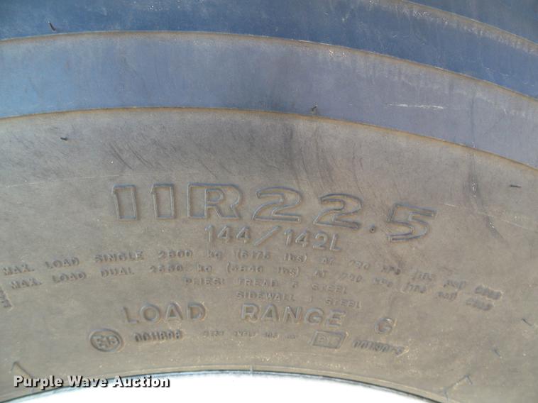 image for item DF2840 2016 Peterbilt 337 feed mixer truck