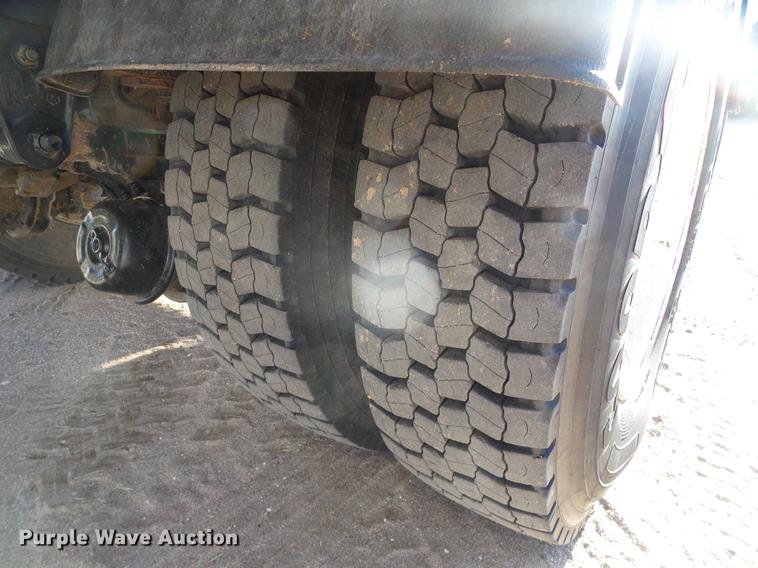 image for item DF2840 2016 Peterbilt 337 feed mixer truck