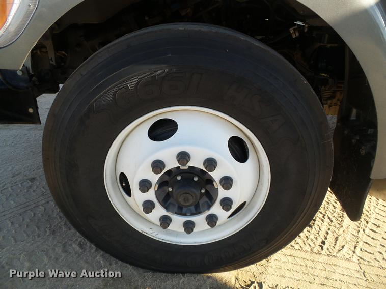 image for item DF2840 2016 Peterbilt 337 feed mixer truck