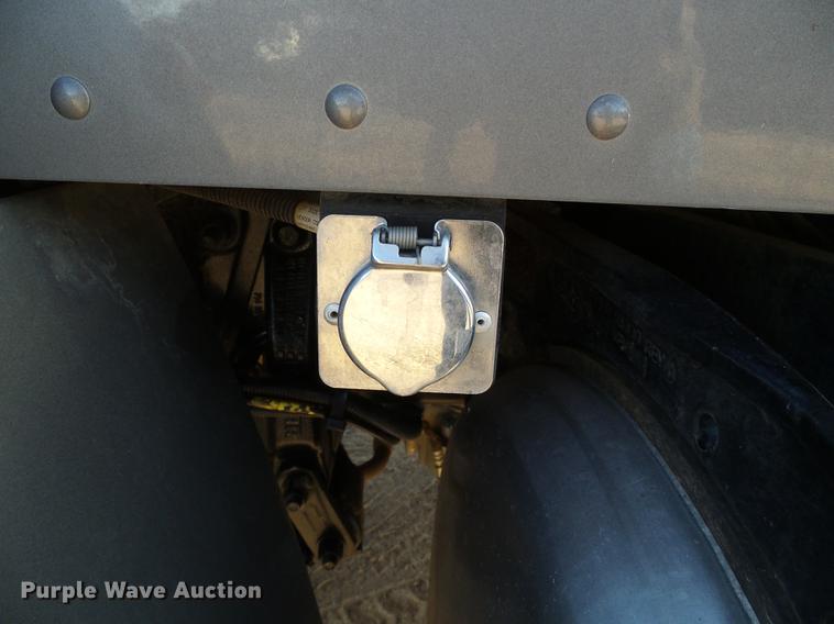 image for item DF2840 2016 Peterbilt 337 feed mixer truck