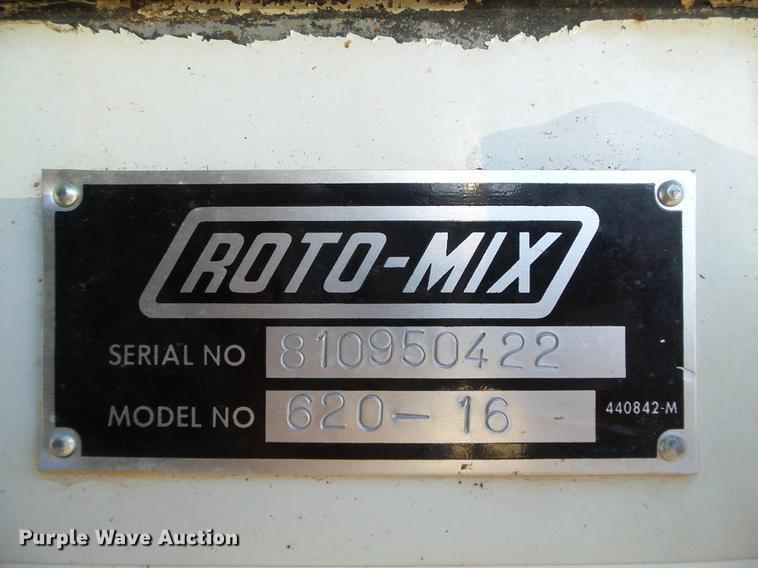 image for item DF2840 2016 Peterbilt 337 feed mixer truck