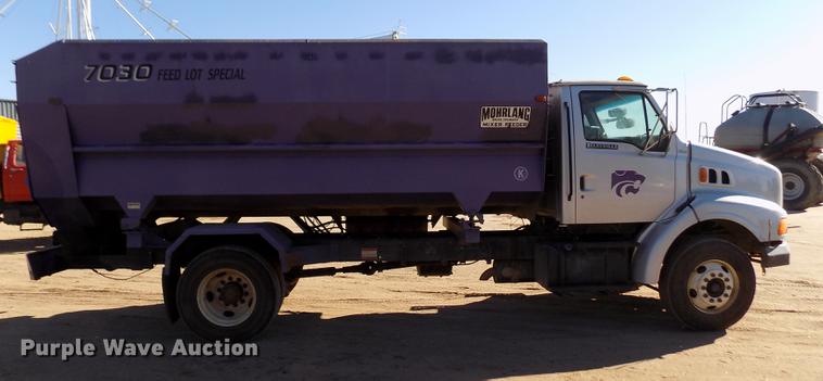 image for item DF2841 1997 Ford L8000 Louisville feed mixer truck