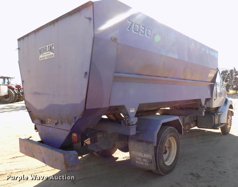 image for item DF2841 1997 Ford L8000 Louisville feed mixer truck