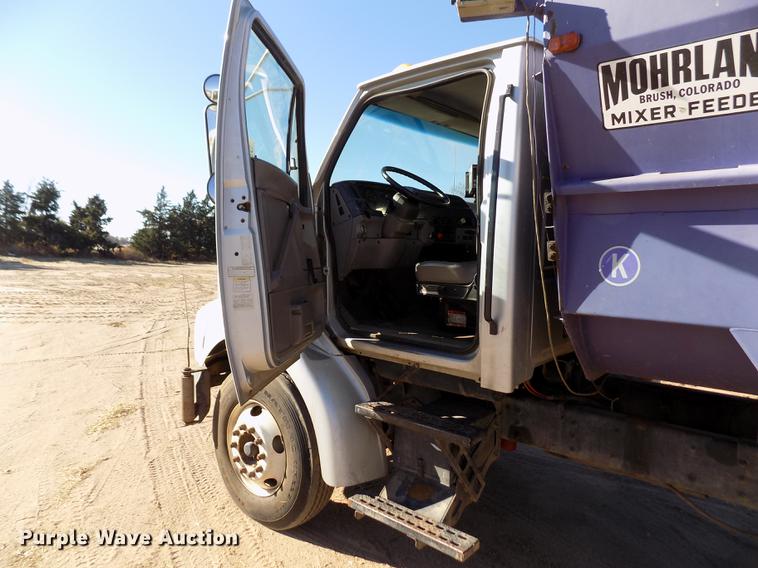 image for item DF2841 1997 Ford L8000 Louisville feed mixer truck