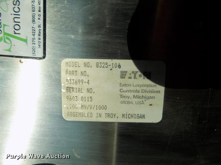 image for item DF2841 1997 Ford L8000 Louisville feed mixer truck