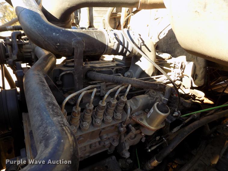 image for item DF2841 1997 Ford L8000 Louisville feed mixer truck