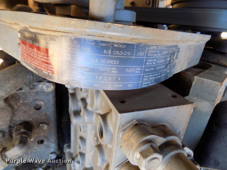 image for item DF2841 1997 Ford L8000 Louisville feed mixer truck