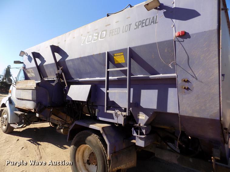 image for item DF2841 1997 Ford L8000 Louisville feed mixer truck