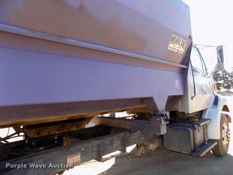 image for item DF2841 1997 Ford L8000 Louisville feed mixer truck