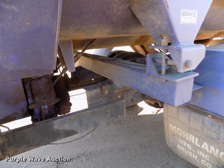 image for item DF2841 1997 Ford L8000 Louisville feed mixer truck