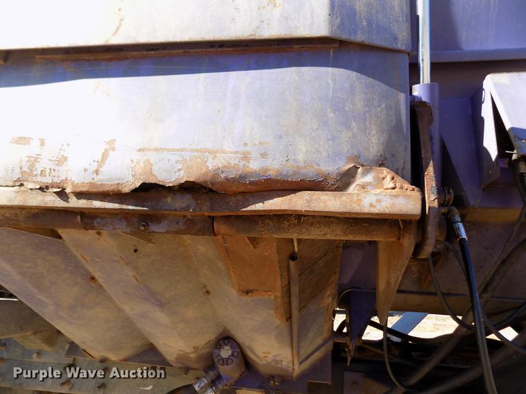 image for item DF2841 1997 Ford L8000 Louisville feed mixer truck