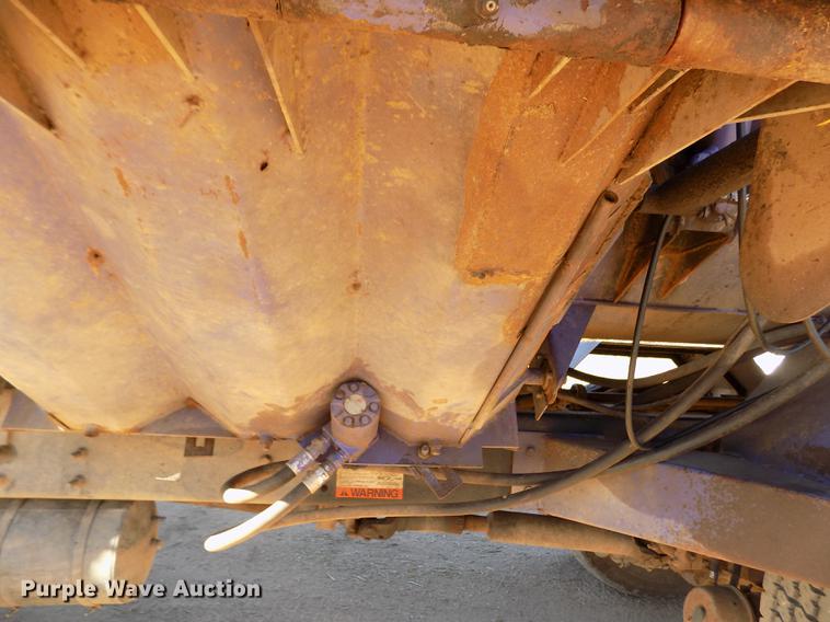 image for item DF2841 1997 Ford L8000 Louisville feed mixer truck