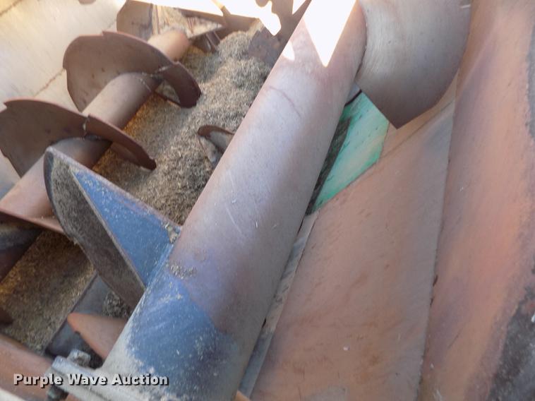 image for item DF2841 1997 Ford L8000 Louisville feed mixer truck