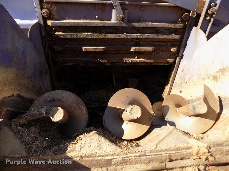 image for item DF2841 1997 Ford L8000 Louisville feed mixer truck