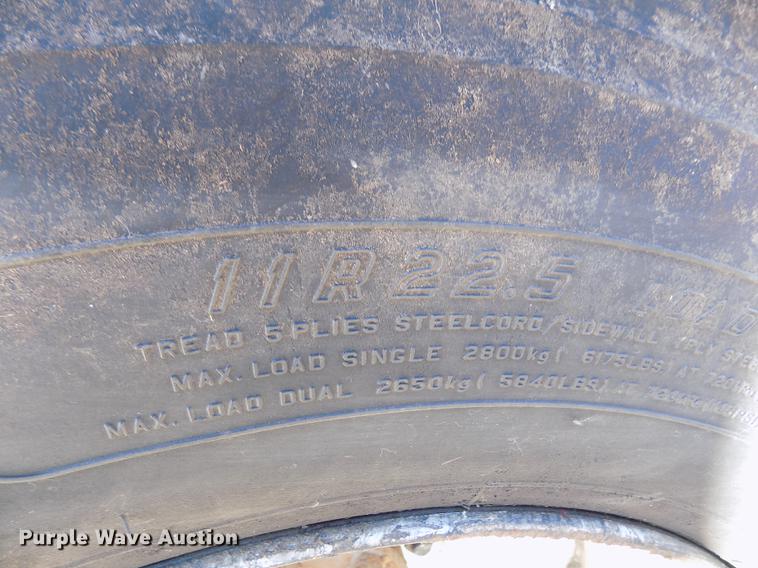 image for item DF2841 1997 Ford L8000 Louisville feed mixer truck